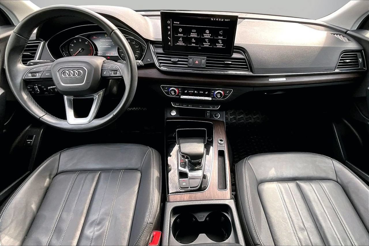 Used 2023 Audi Q5 2.0T Premium w/ Convenience Package AWD/4WD image 14