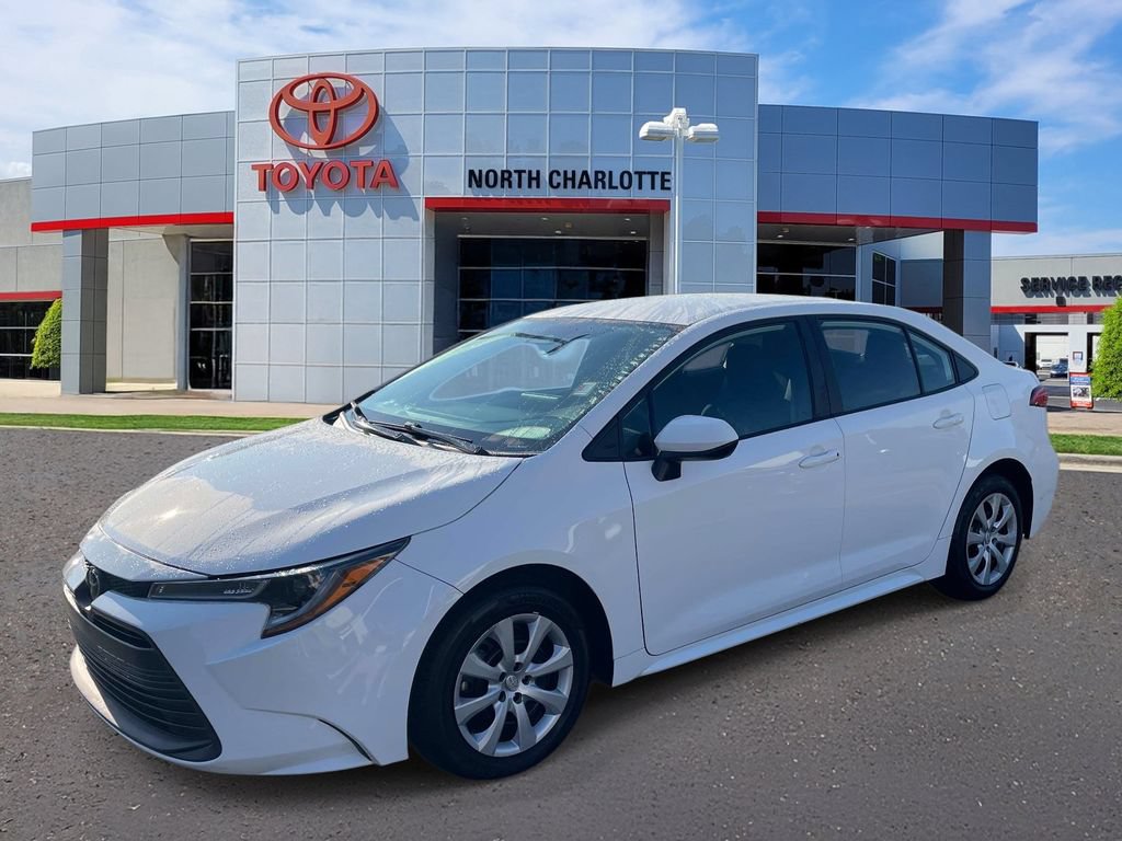Used 2024 Toyota Corolla LE FWD image 5