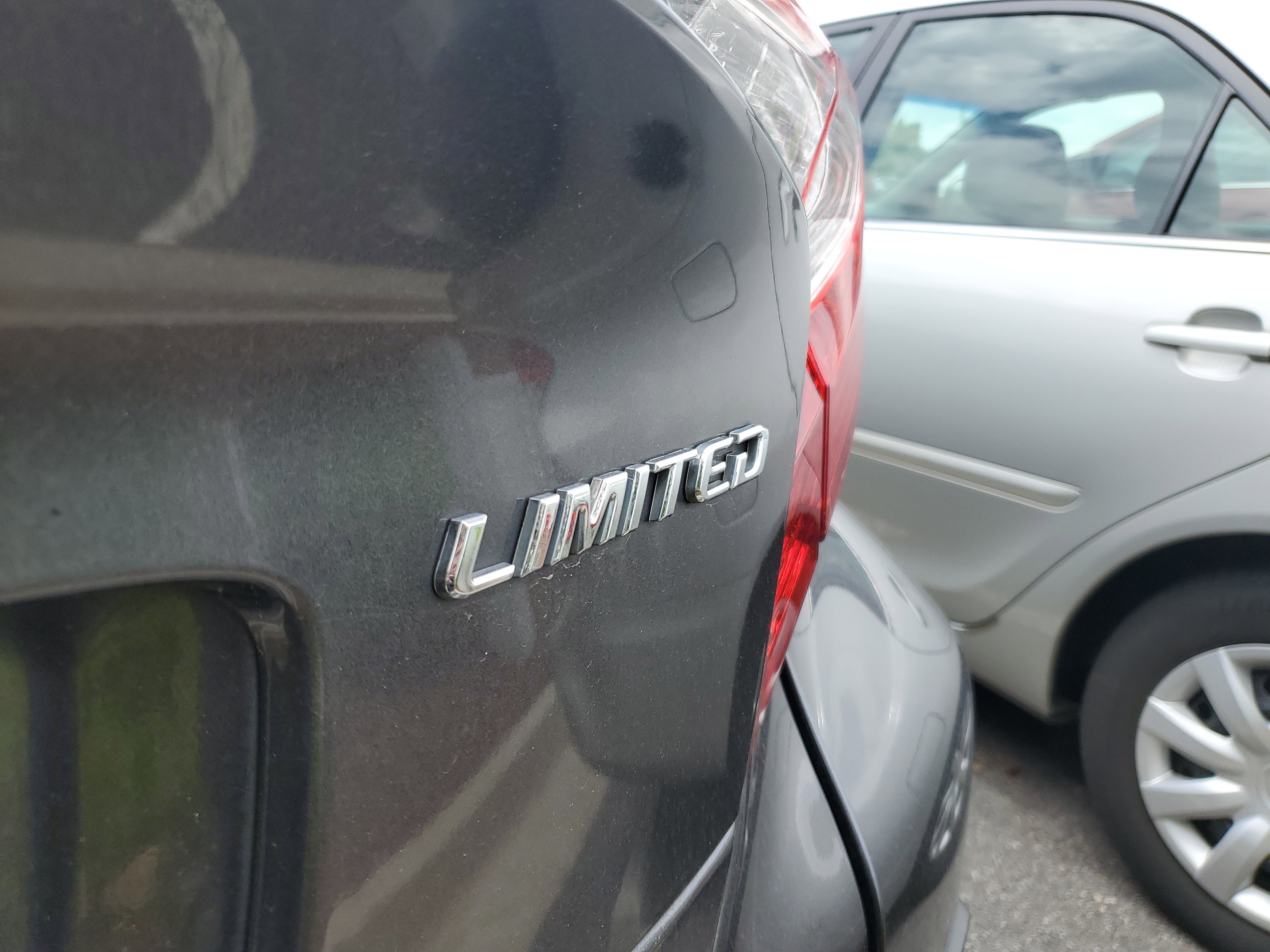 Used 2021 Toyota C-HR Limited FWD image 8
