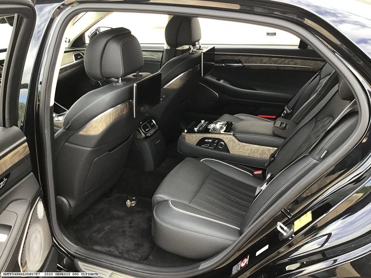 Used 2020 Genesis G90 5.0 Ultimate RWD image 8