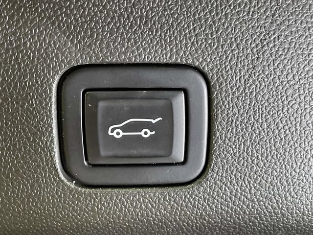 Used 2022 Chevrolet Tahoe LT w/ LT Signature Package AWD/4WD image 22
