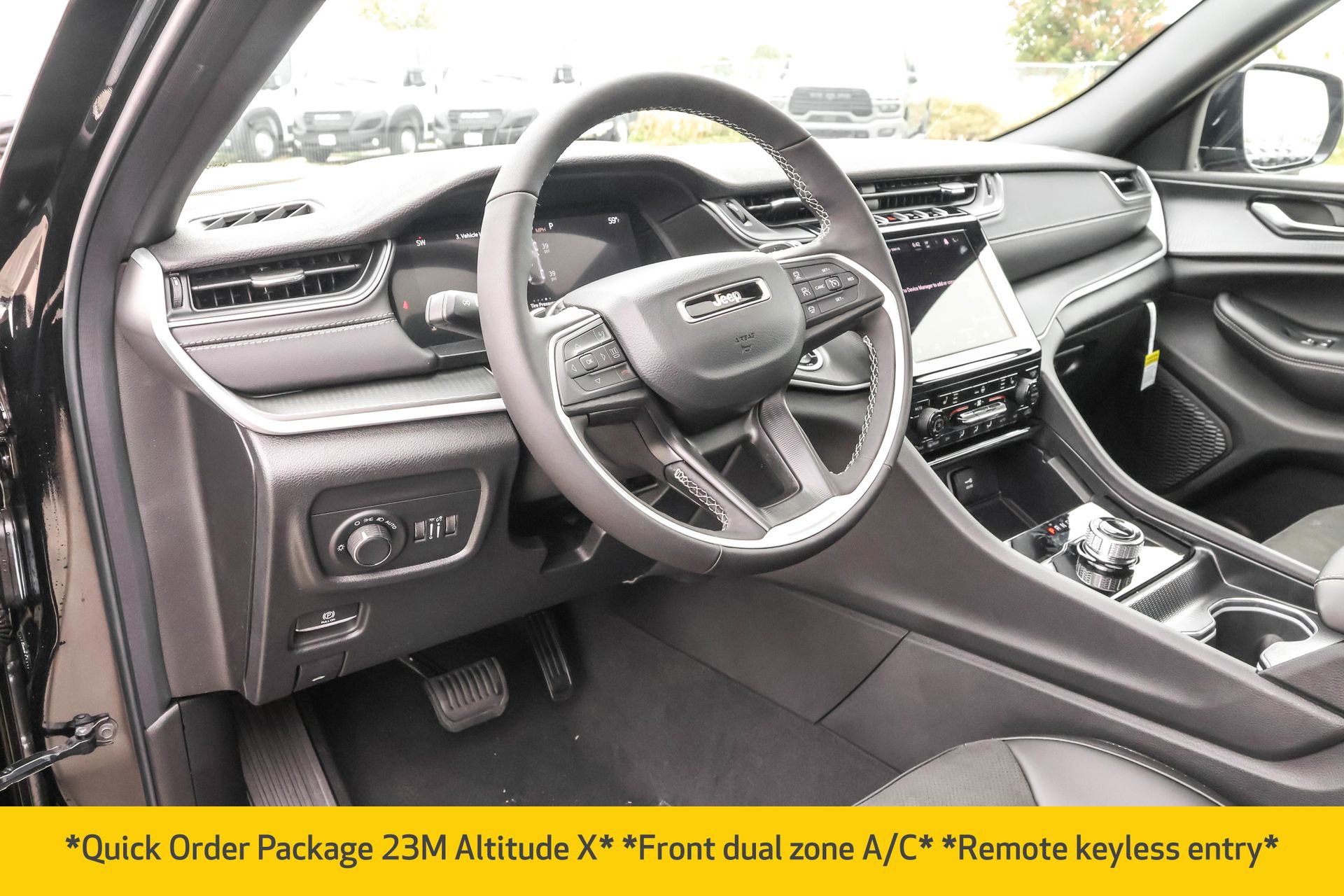 New 2025 Jeep Grand Cherokee Altitude image 4