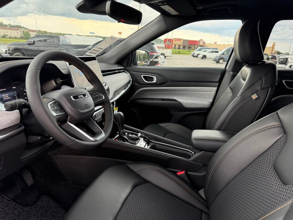 New 2026 Jeep Compass Latitude AWD/4WD image 4