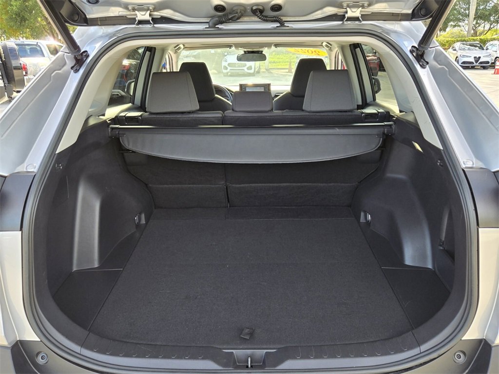 Used 2022 Toyota RAV4 XLE image 15