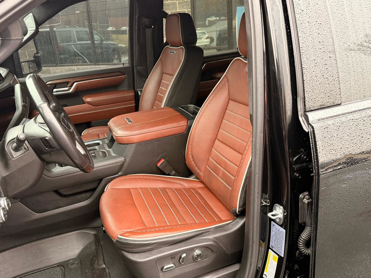 Used 2024 GMC Sierra 3500 Denali Ultimate AWD/4WD image 12