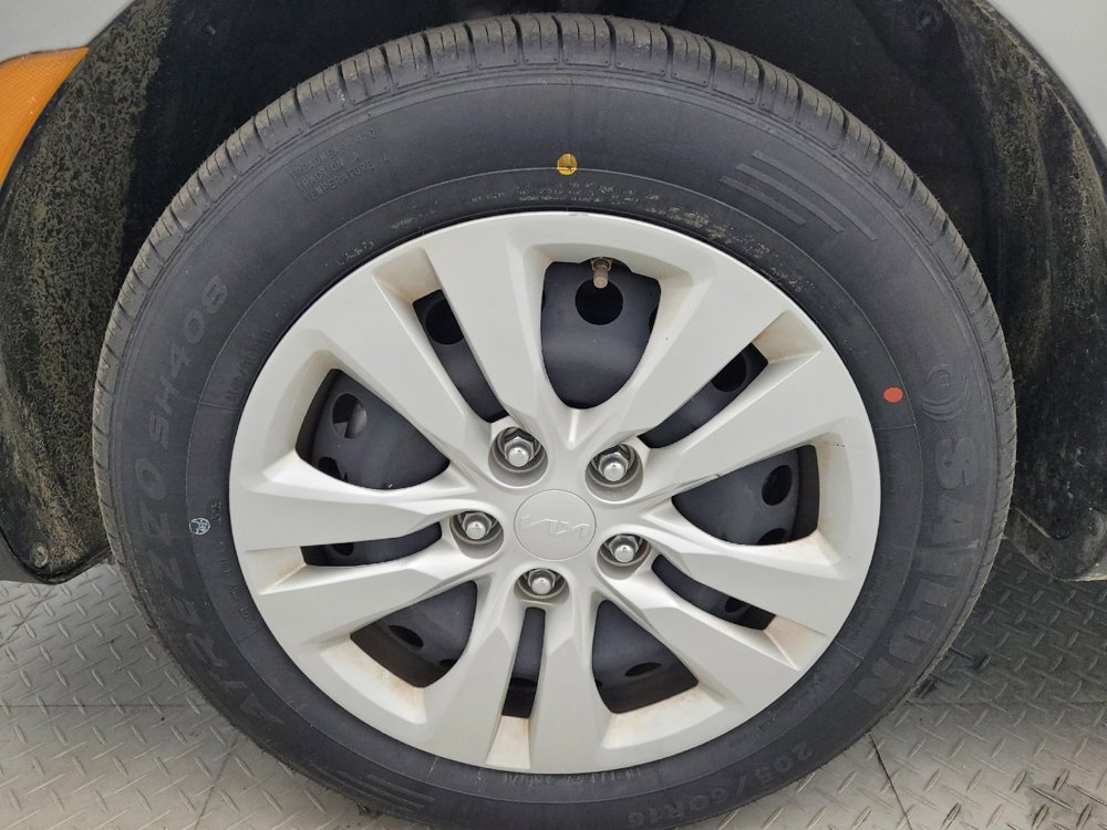 Used 2024 Kia Soul LX image 31