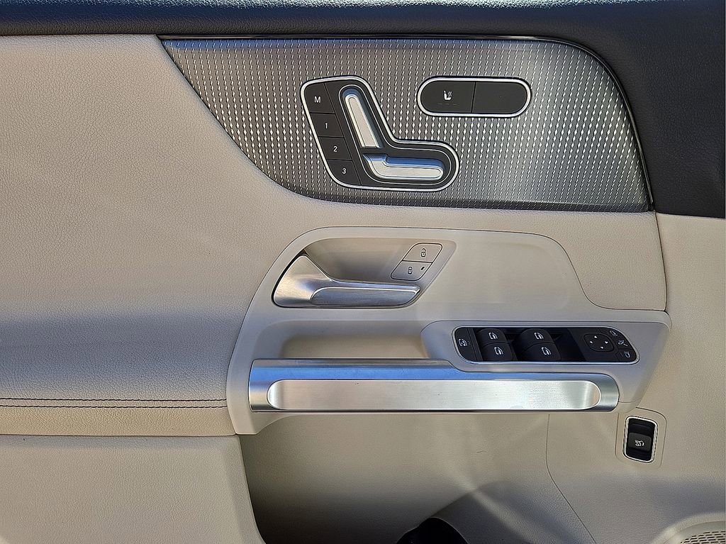 Used 2021 Mercedes-Benz GLB 250 GLB 250 image 21