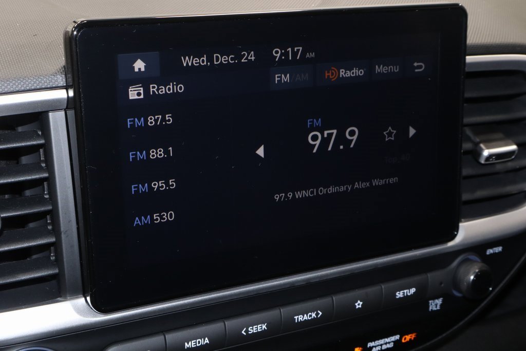 Certified 2025 Hyundai Venue SEL image 2