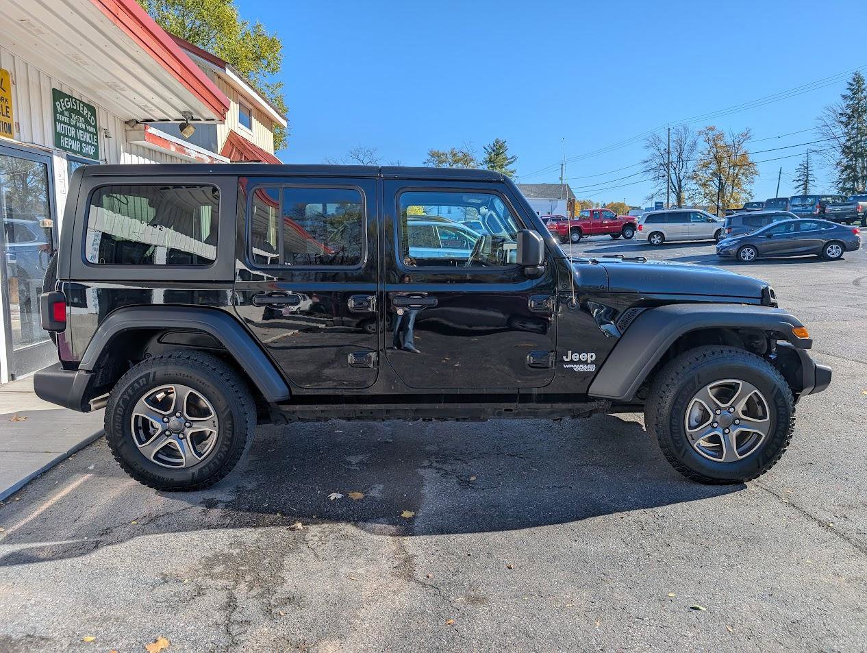 Used 2018 Jeep Wrangler Unlimited Sport S AWD/4WD image 14