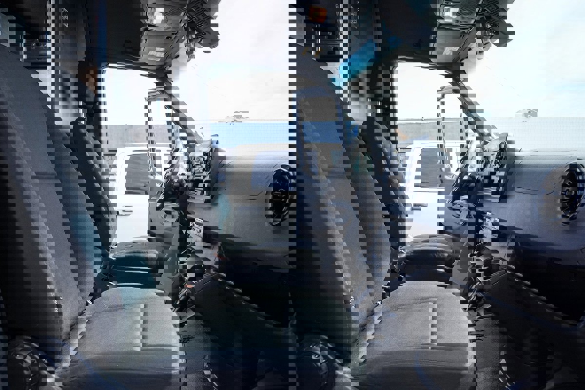 Used 2019 Mercedes-Benz Sprinter 144 image 19