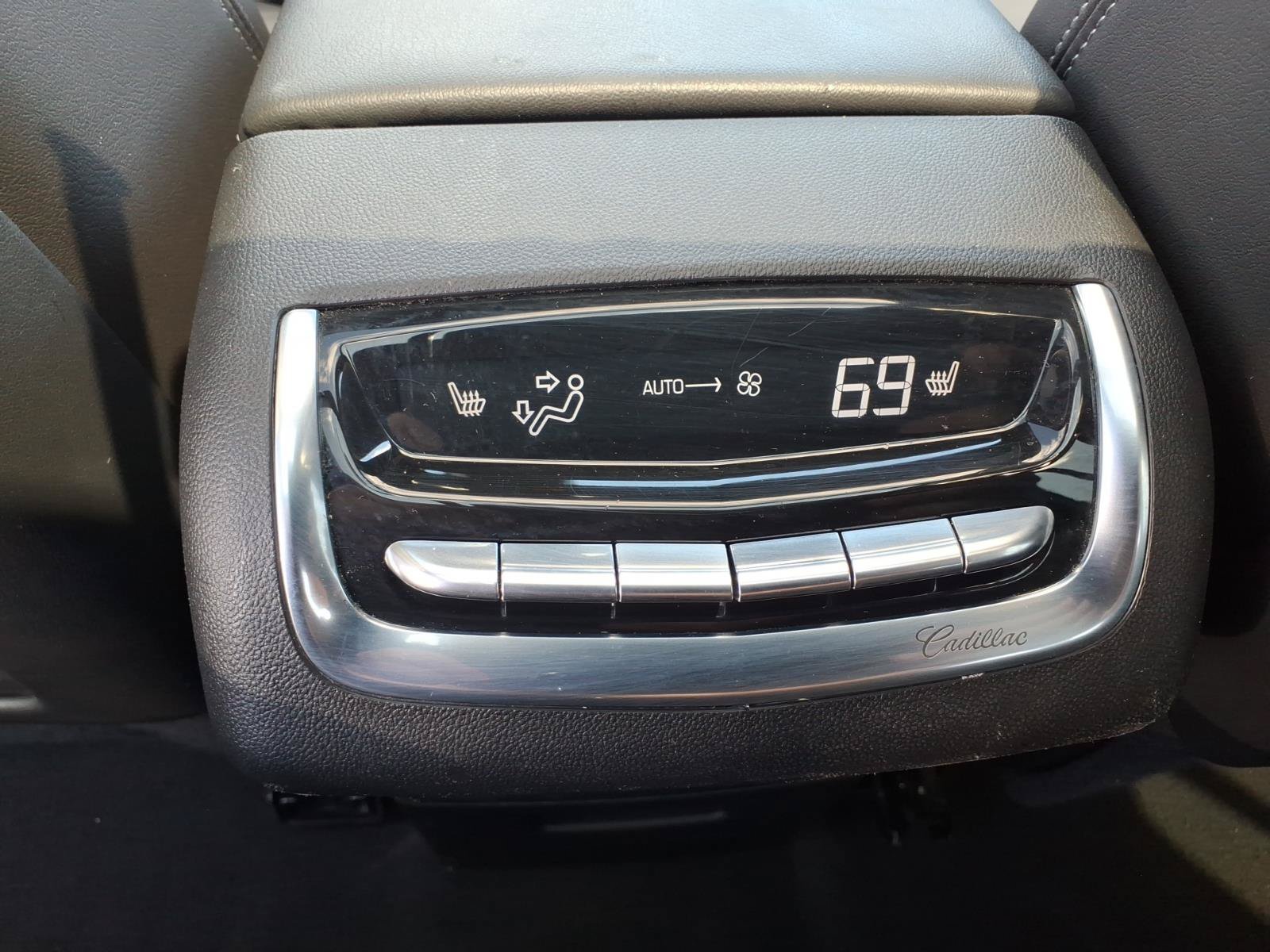 Certified 2023 Cadillac XT6 Premium Luxury AWD/4WD image 19