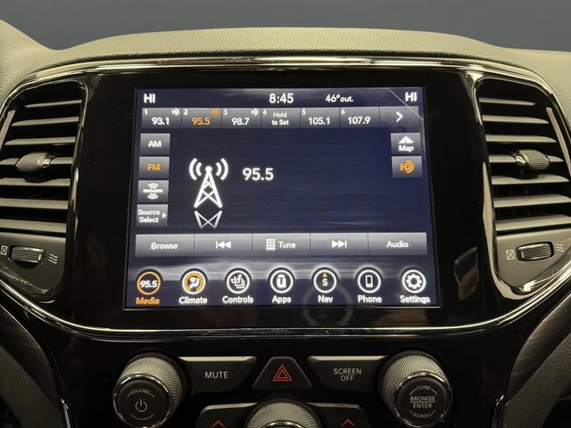 Used 2022 Jeep Grand Cherokee Laredo X image 19