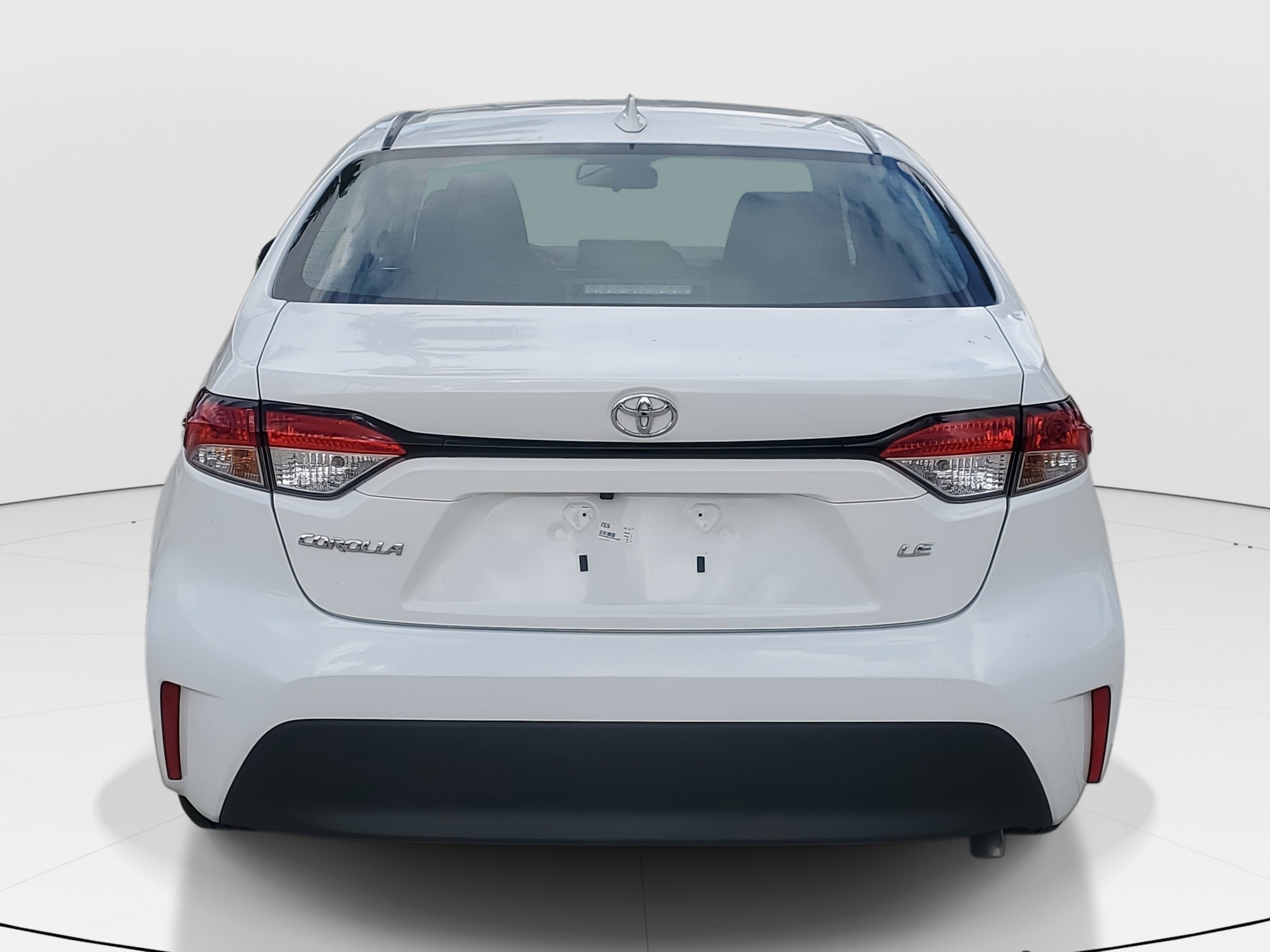 Used 2023 Toyota Corolla LE image 4