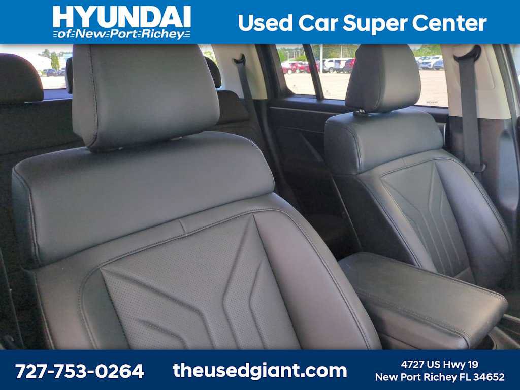 Used 2025 Hyundai Santa Fe SEL FWD image 6
