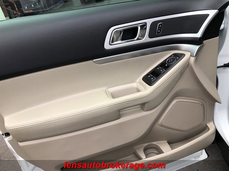 Used 2015 Ford Explorer XLT FWD image 9