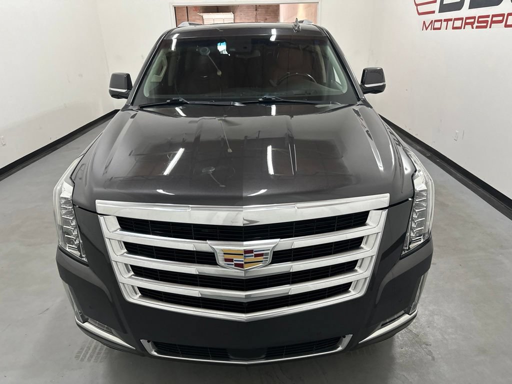 Used 2018 Cadillac Escalade ESV Premium Luxury RWD image 3