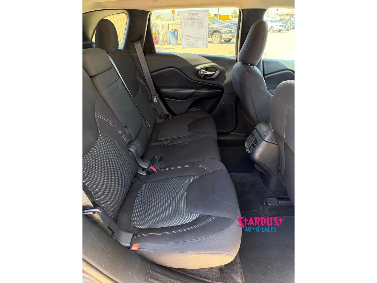 Used 2017 Jeep Cherokee 75th Anniversary FWD image 13