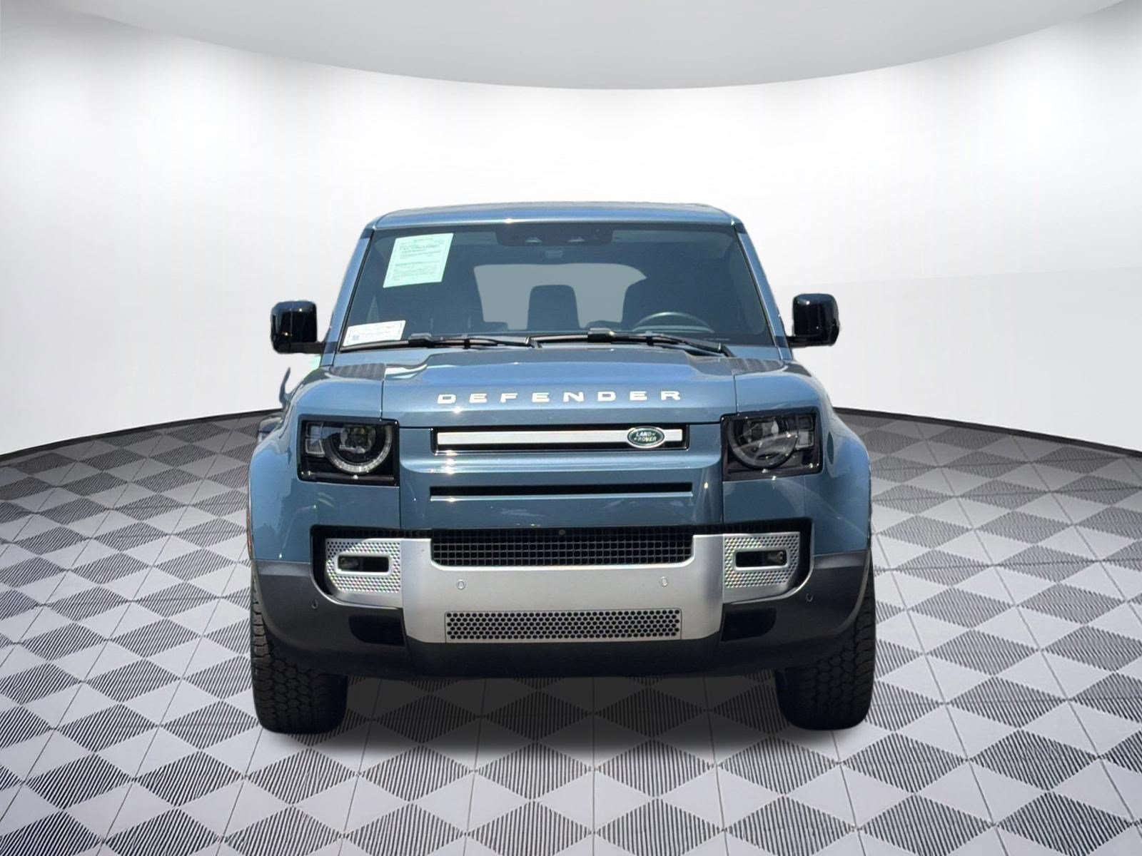 Used 2023 Land Rover Defender 110 SE AWD/4WD image 5