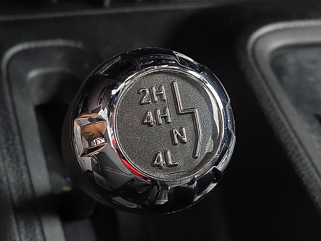 Used 2013 Jeep Wrangler Unlimited Sahara w/ Connectivity Group AWD/4WD image 13