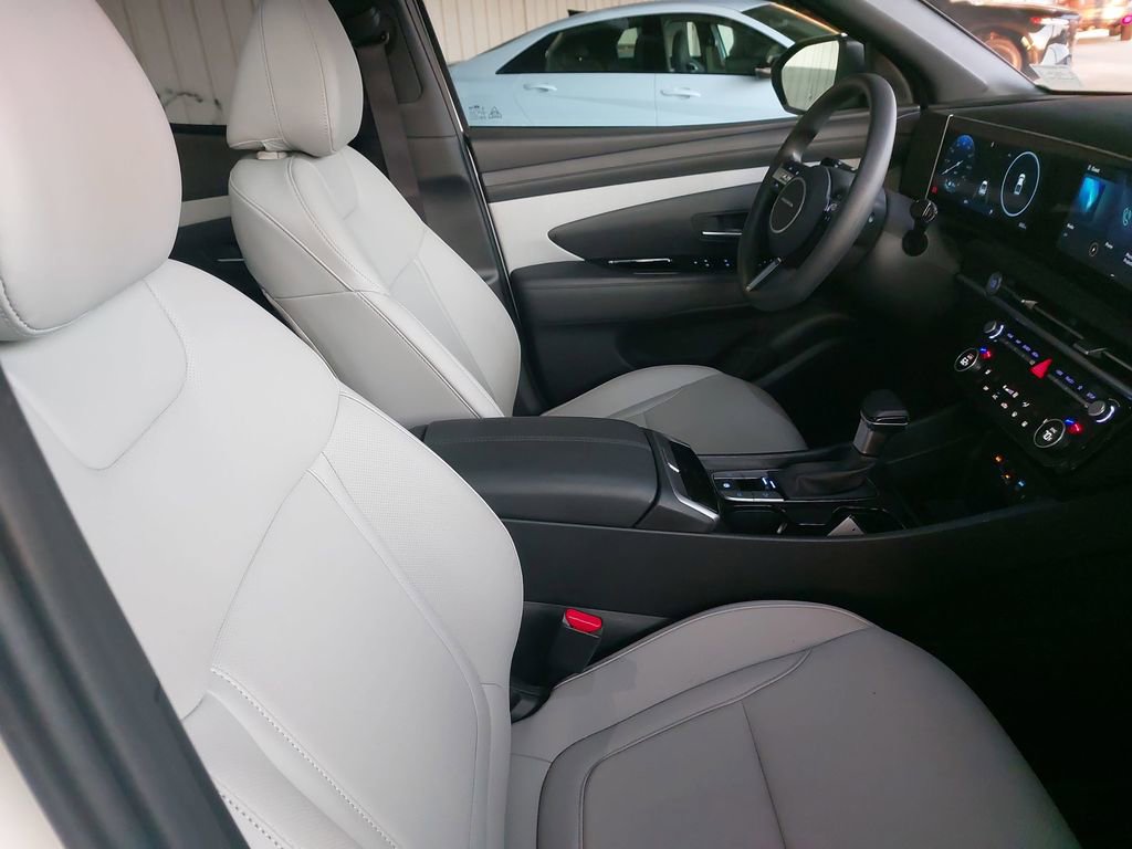 Certified 2025 Hyundai Santa Cruz SEL image 10