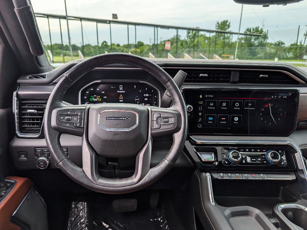 Used 2024 GMC Sierra 3500 Denali Ultimate AWD/4WD image 34