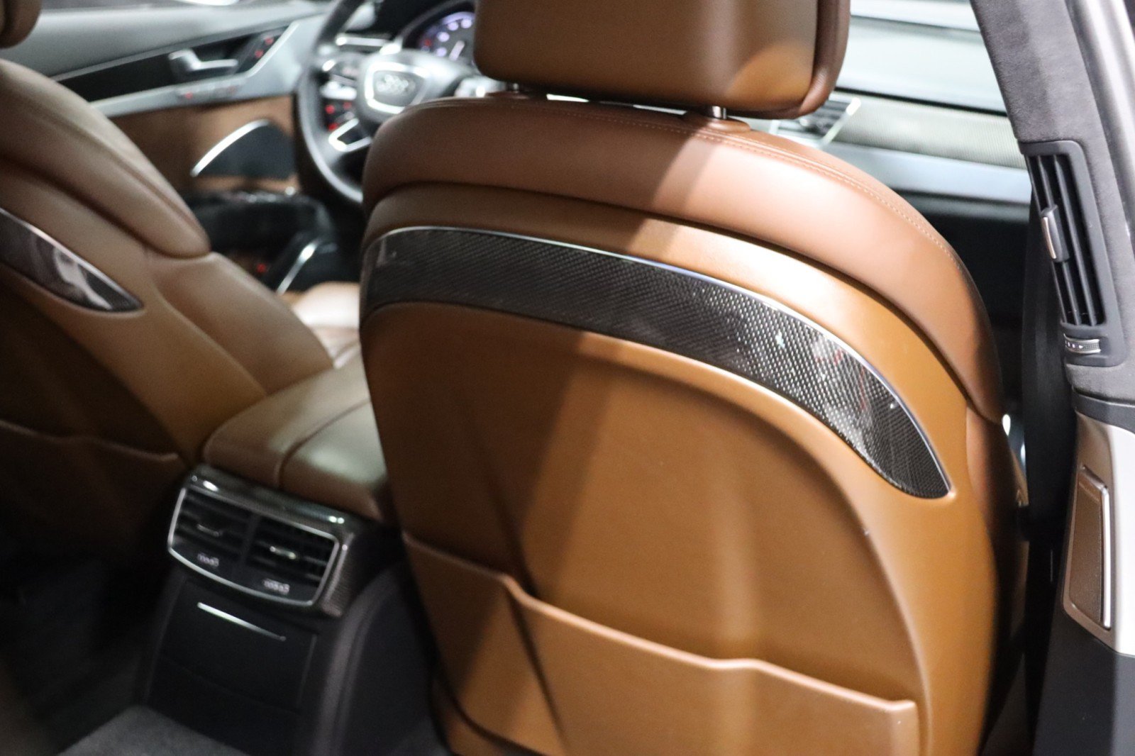 Used 2014 Audi S8 AWD/4WD image 46