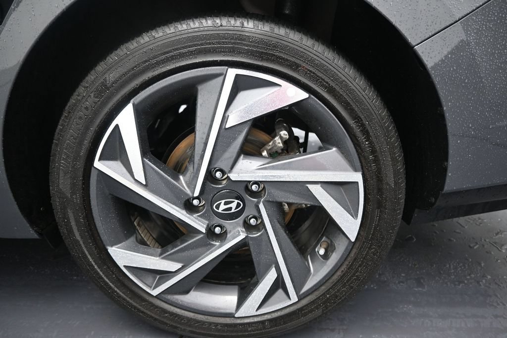 Used 2025 Hyundai Elantra SEL FWD image 37