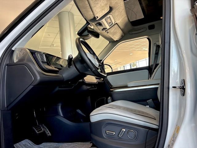 Used 2022 Rivian R1T Adventure image 8