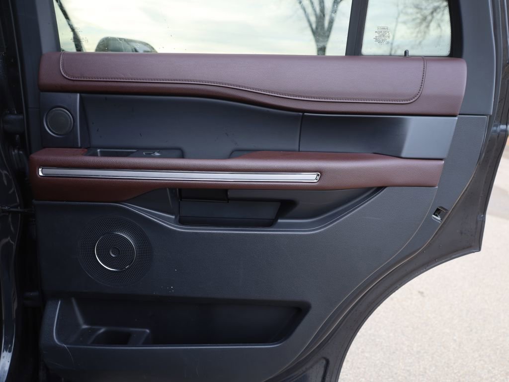 Used 2024 Ford Expedition Limited image 19