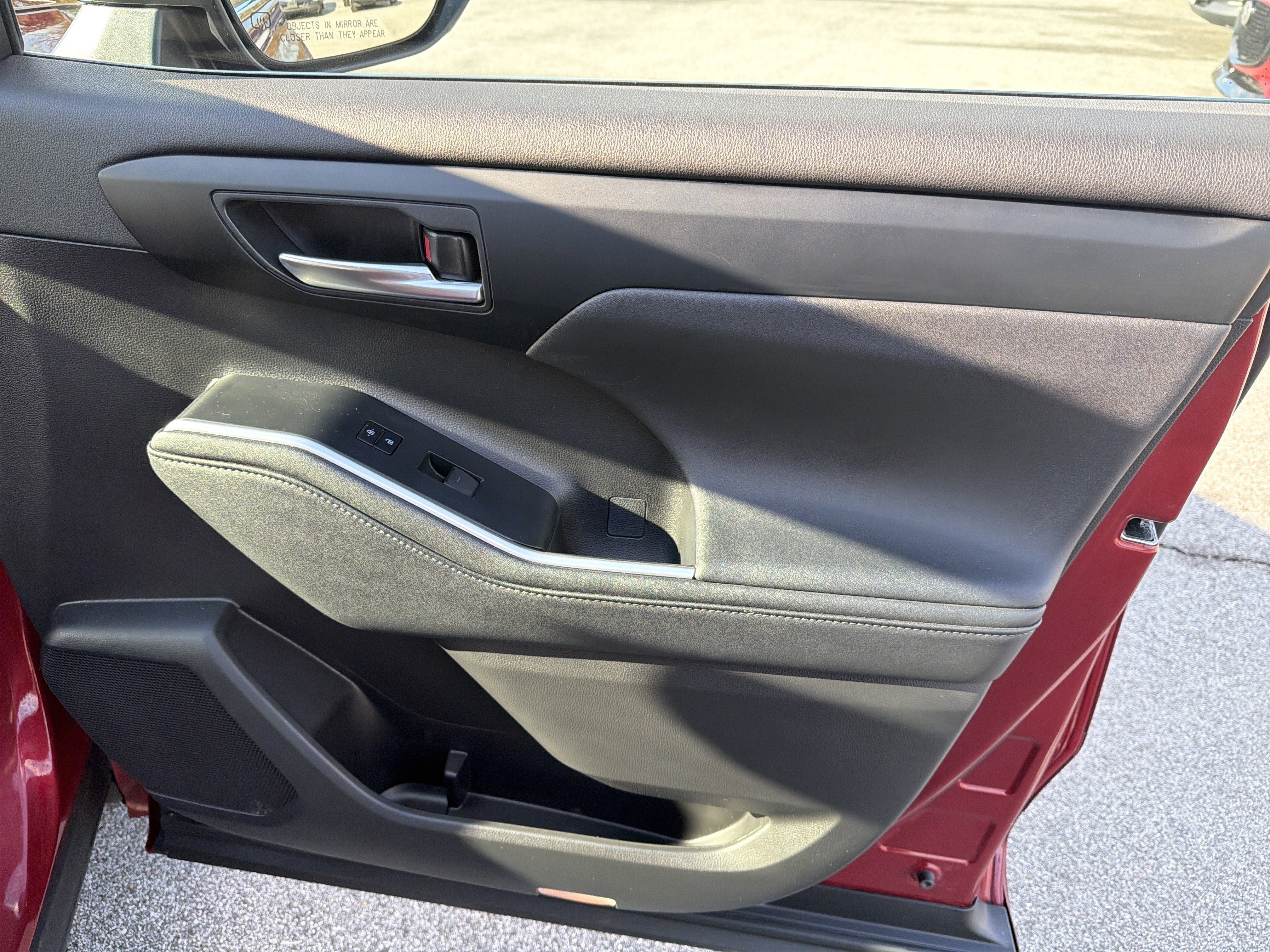 Used 2023 Toyota Highlander XLE AWD/4WD image 80