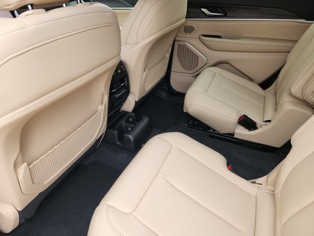 New 2026 Jeep Grand Cherokee L Limited w/ Limited Altitude Package AWD/4WD image 21