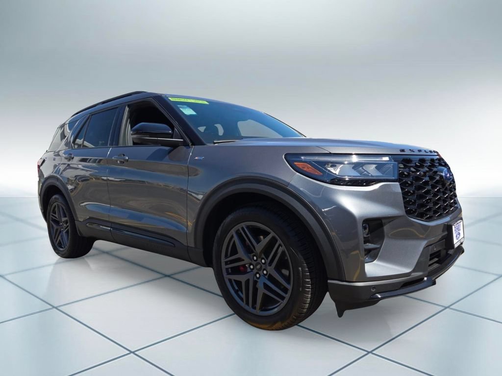 New 2026 Ford Explorer ST-Line w/ ST-Line Street Pack RWD image 2