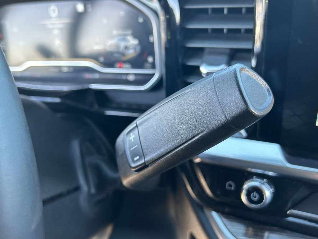 Used 2023 GMC Sierra 1500 SLE image 16