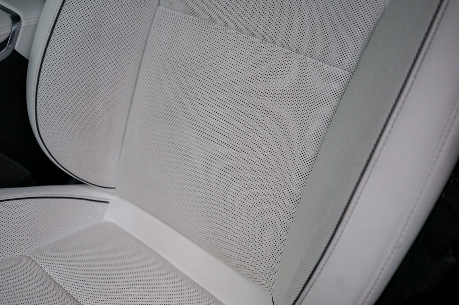 Used 2023 Tesla Model X Plaid image 32