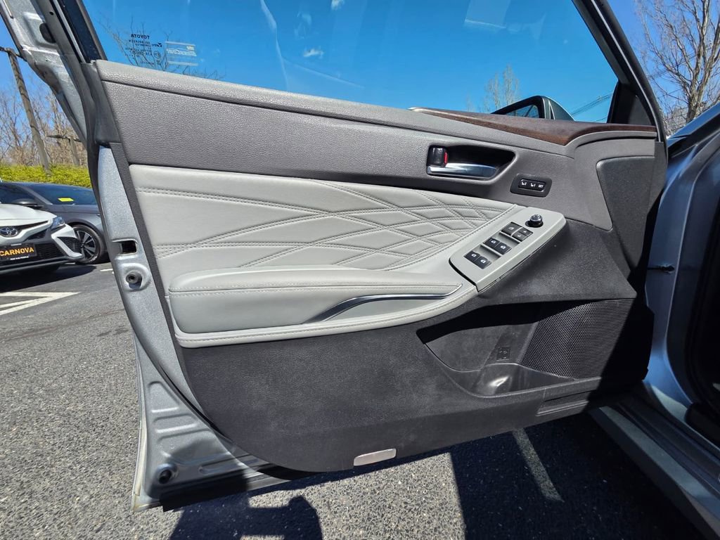 Used 2020 Toyota Avalon Limited w/ Advanced Safety Package FWD image 21