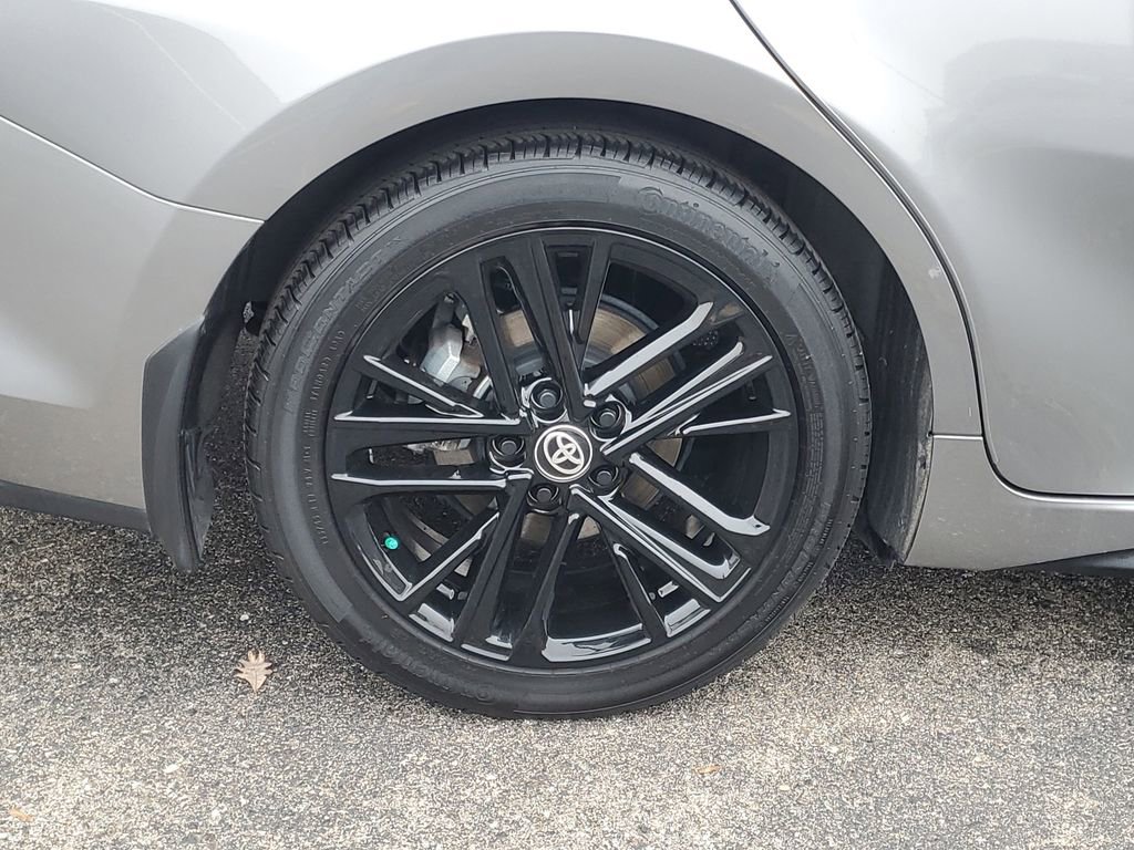 Used 2025 Toyota Camry SE image 5