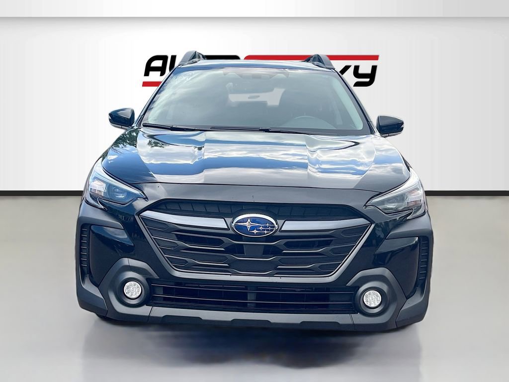 Used 2023 Subaru Outback Premium image 2