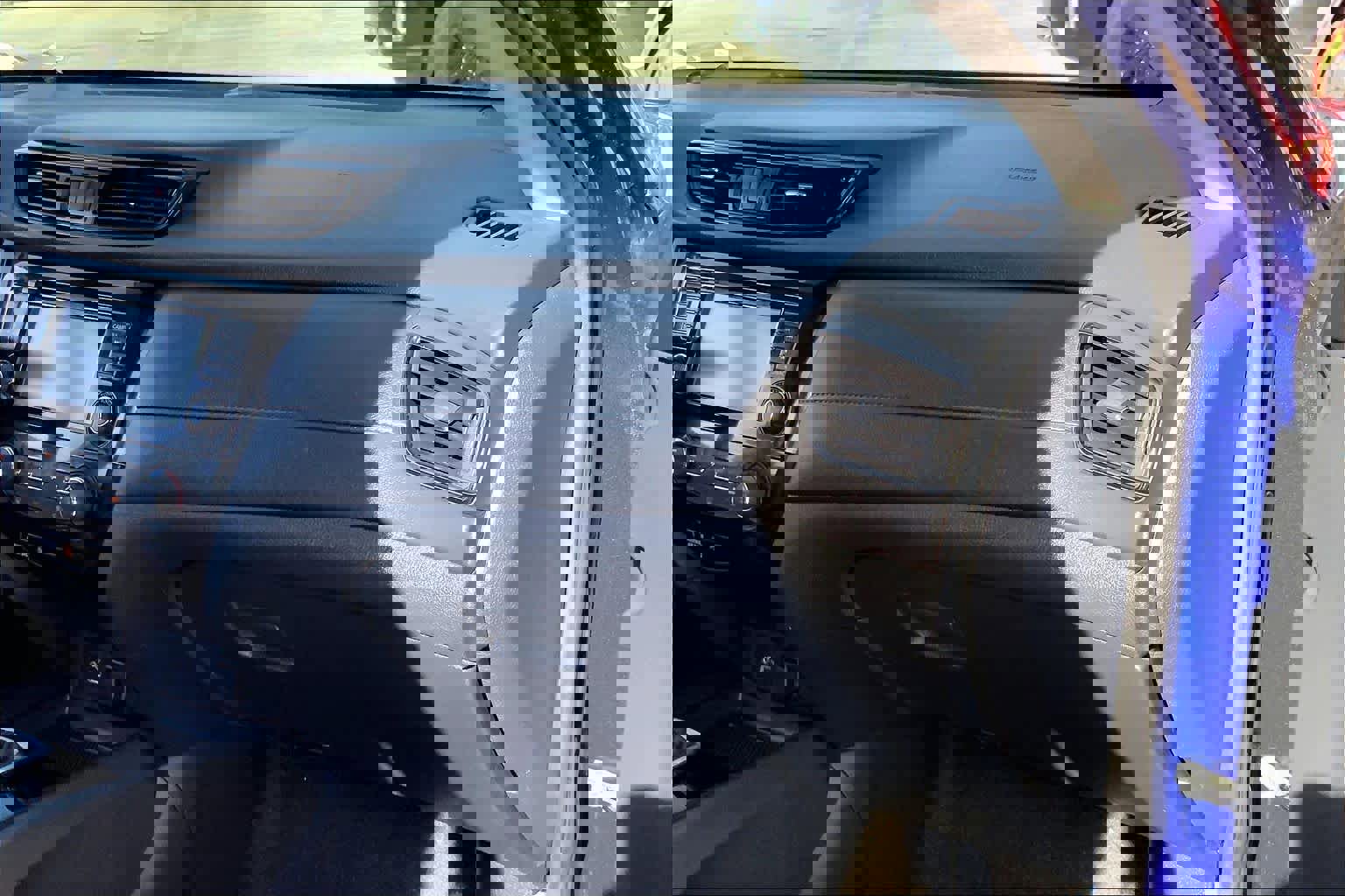 Used 2019 Nissan Rogue S image 17