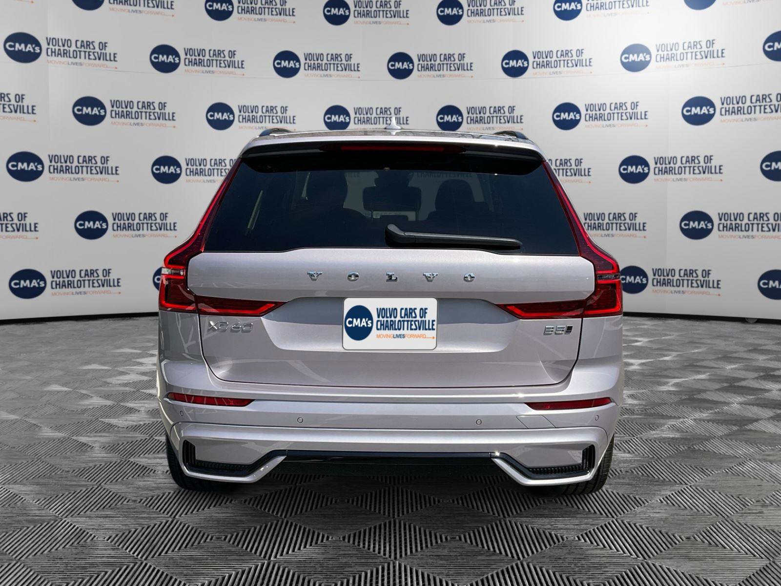 New 2026 Volvo XC60 B5 Plus w/ Climate Package image 4