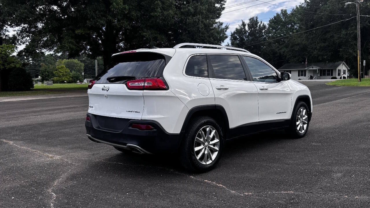 Used 2017 Jeep Cherokee Limited AWD/4WD image 8