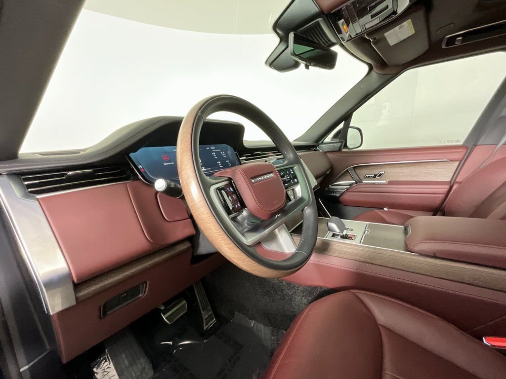 Used 2025 Land Rover Range Rover Long Wheelbase Autobiography image 15