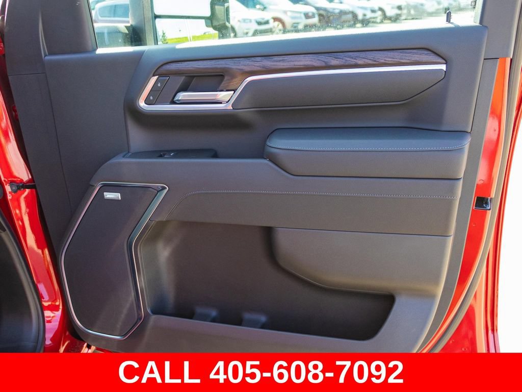 Used 2025 GMC Sierra 2500 SLT w/ SLT Premium Package AWD/4WD image 18