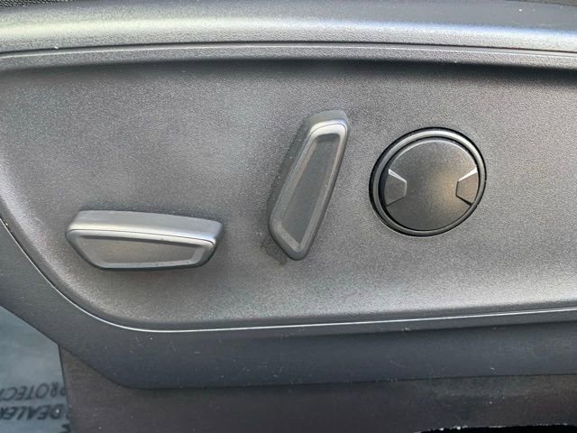 Used 2025 Ford Escape Platinum AWD/4WD image 13