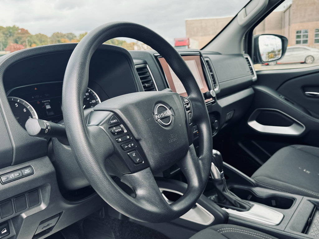 Used 2022 Nissan Frontier SV image 9