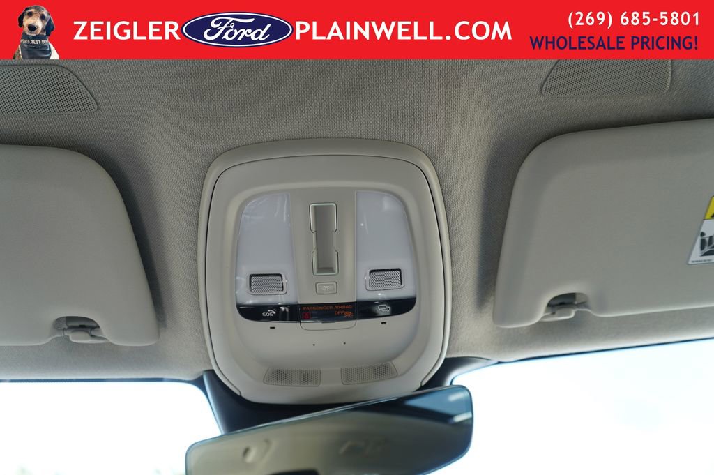 Used 2023 Volvo XC40 B5 Plus w/ Protection Package Premier image 33