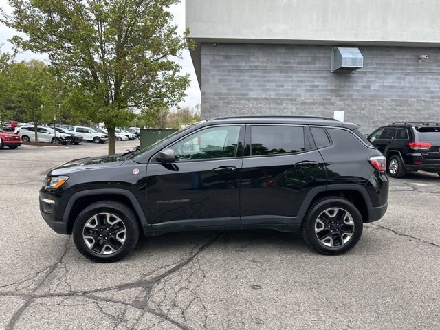 Used 2018 Jeep Compass Trailhawk w/ Leather Interior Group AWD/4WD image 2