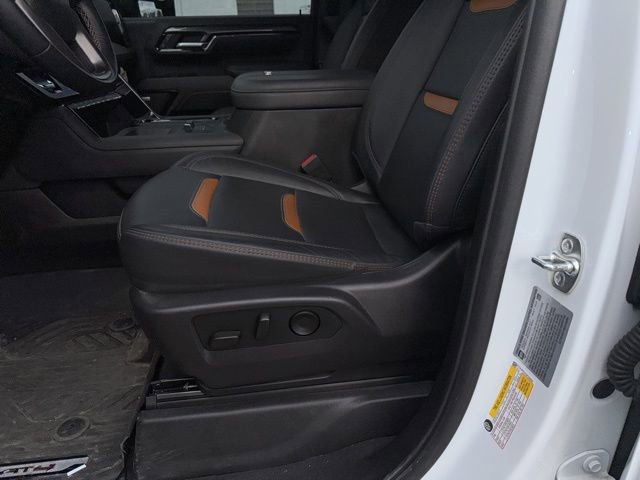 Used 2025 GMC Sierra 2500 AT4 w/ AT4 Premium Plus Package AWD/4WD image 41