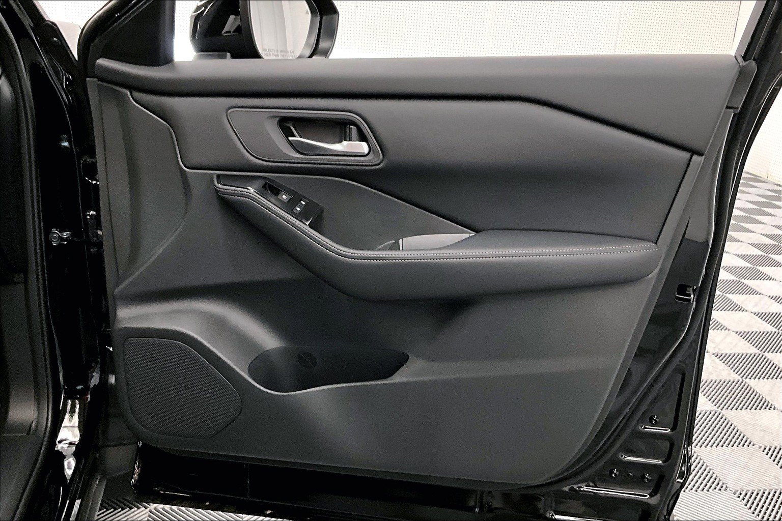 New 2025 Nissan Rogue SV image 63