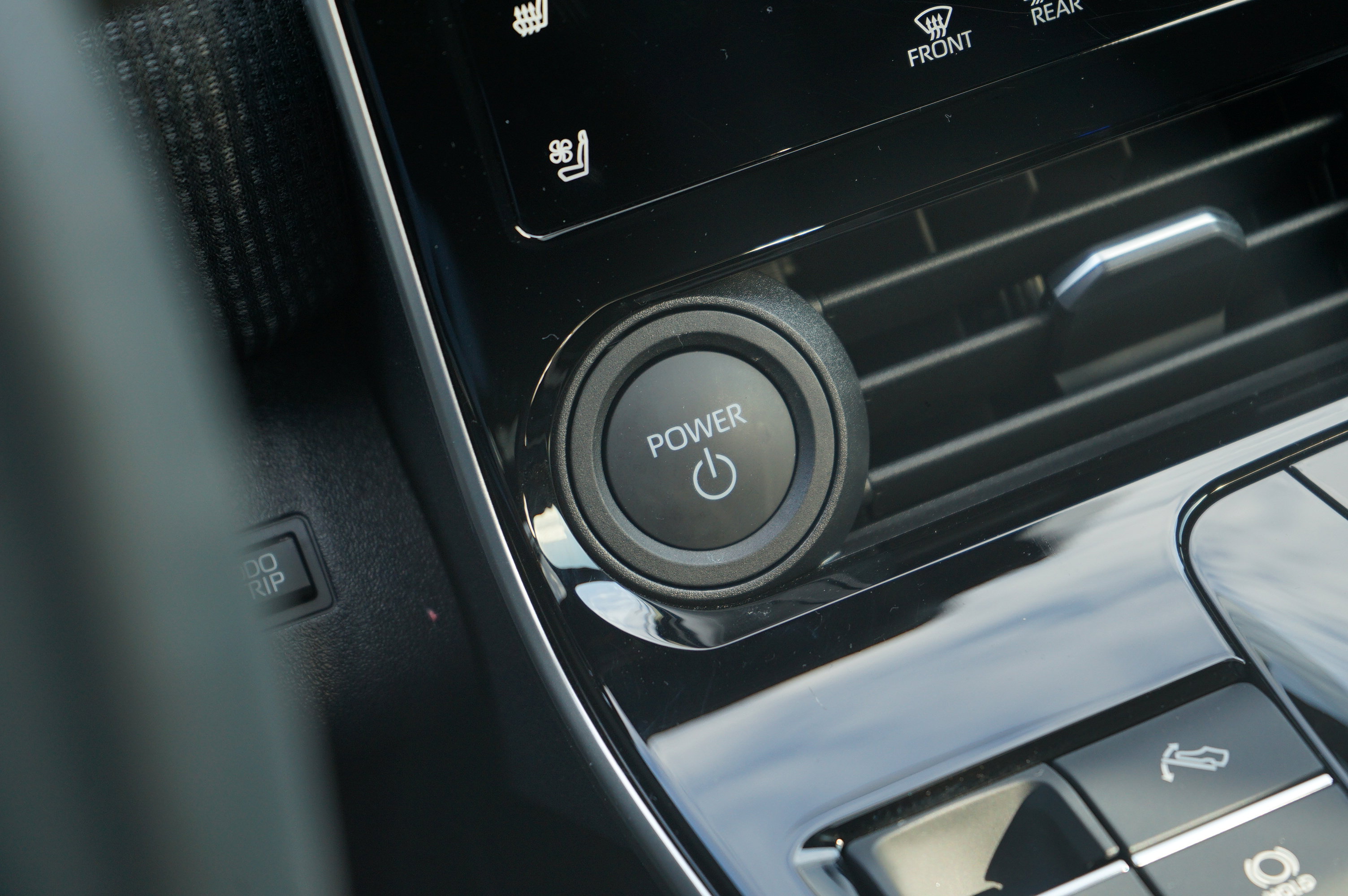 Used 2024 Subaru Solterra Touring image 25