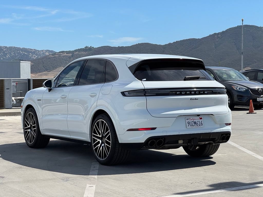 Used 2025 Porsche Cayenne Turbo w/ Premium Package Plus AWD/4WD image 30